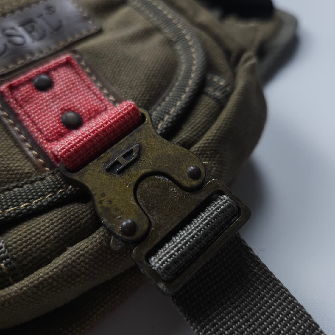 디젤 y2k 빈티지 버클 캔버스 웨이스트백 (OS)
 상품이미지5