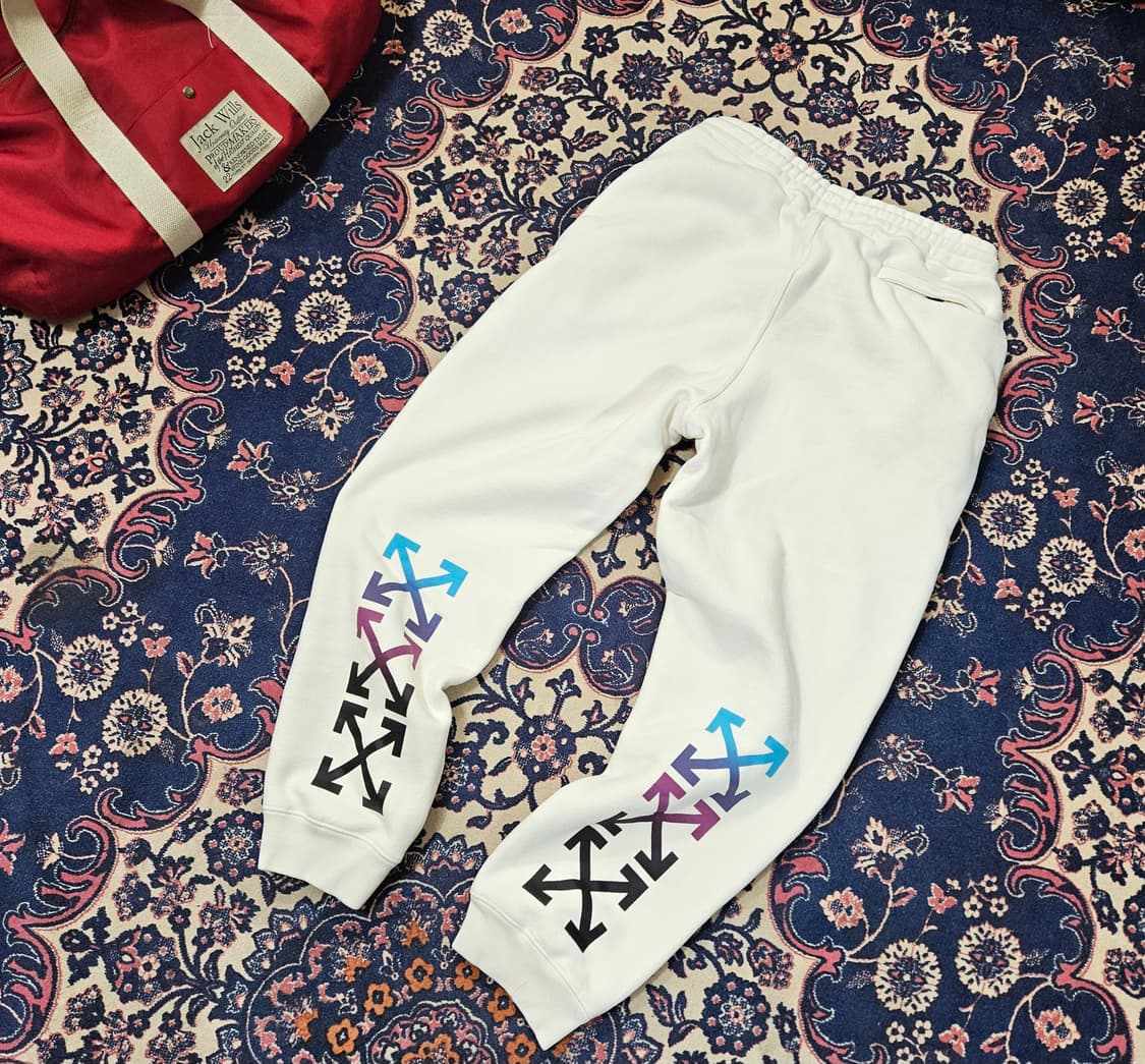 오프화이트 18AW 시그니쳐 프린팅 기모 팬츠 L size 상품이미지1