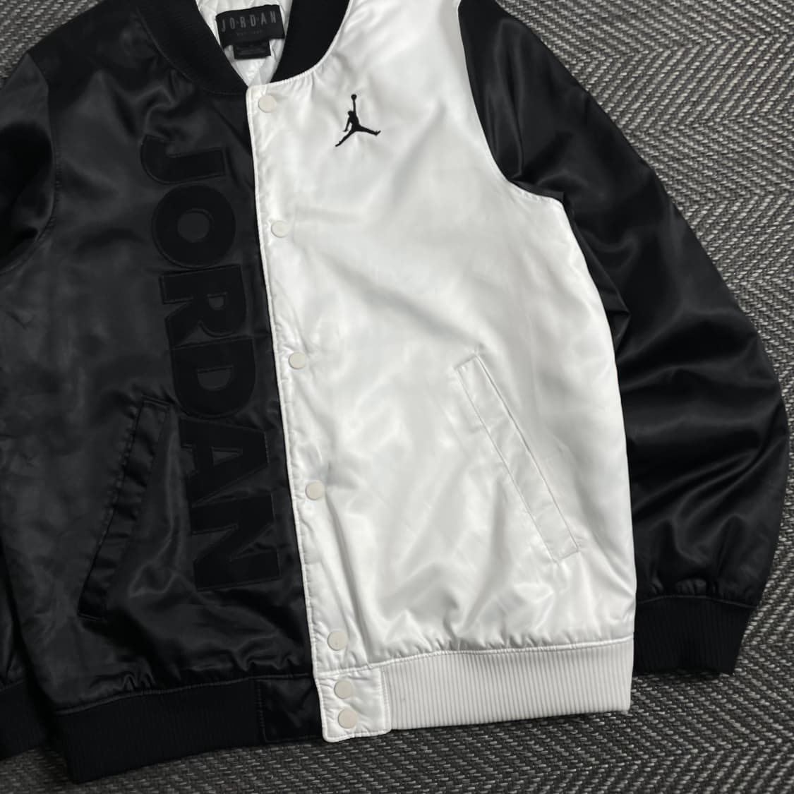 조던 에어조던 빅로고 사틴 바시티 점퍼 o 3882 상품이미지2