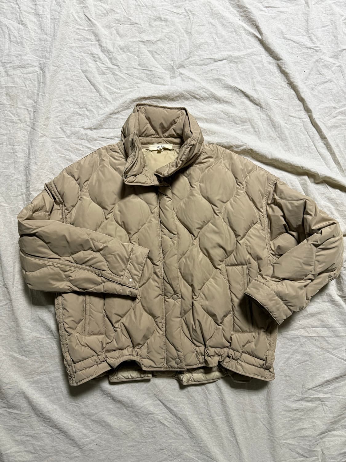 아떼 바네사브루노 구스 경량 패딩  상품이미지2