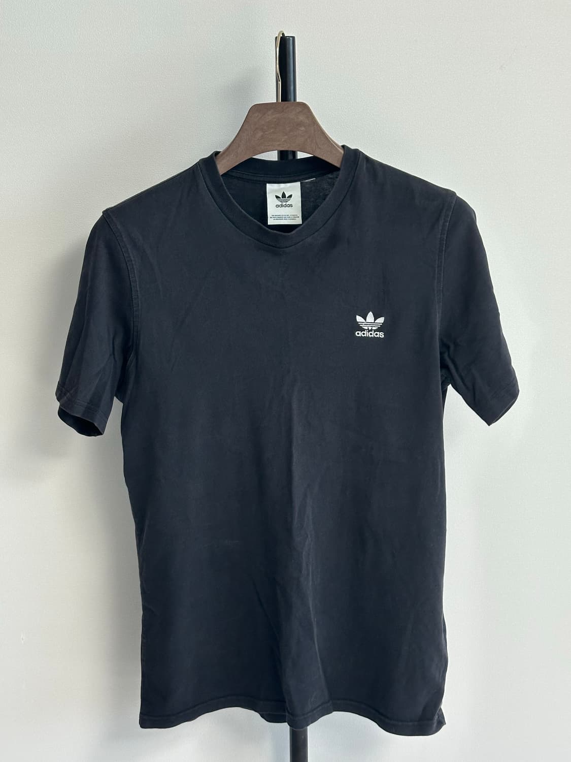 아디다스 오리지널스 트레포일 로고 반팔티 블랙 상품이미지1