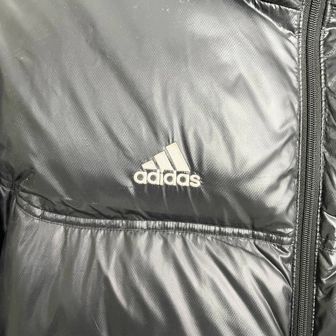 E2 아디다스 레알 마드리드 유광 덕다운 패딩 100사이즈 상품이미지4