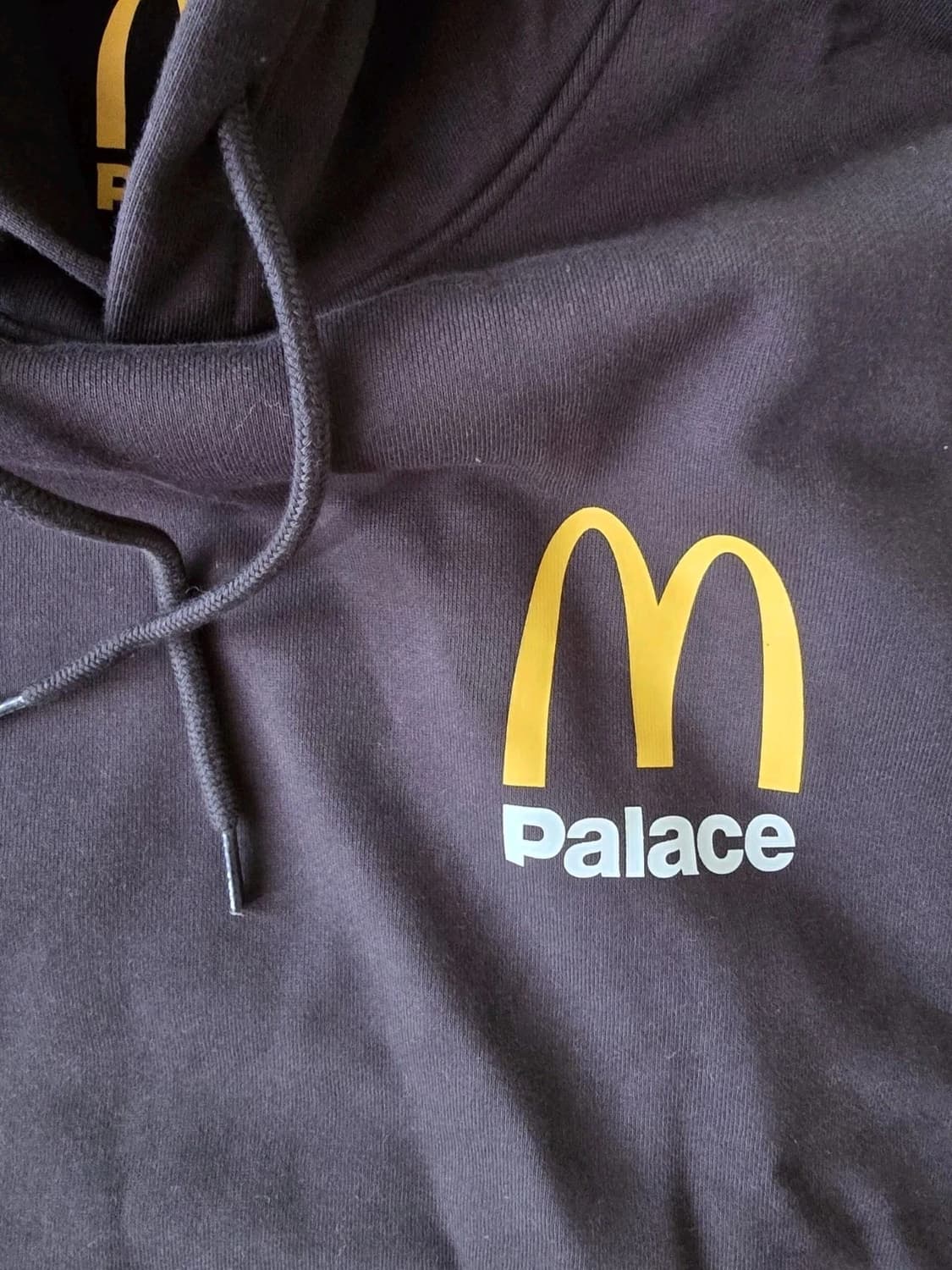  팔라스 x 맥도날드 로고 후드 블랙 상품이미지2
