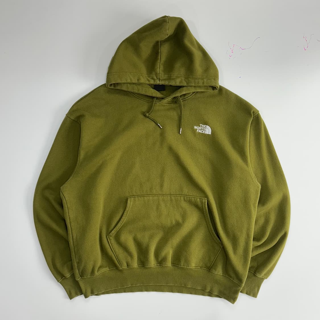 The north face 노스페이스 스몰로고 올리브 후드티 상품이미지3