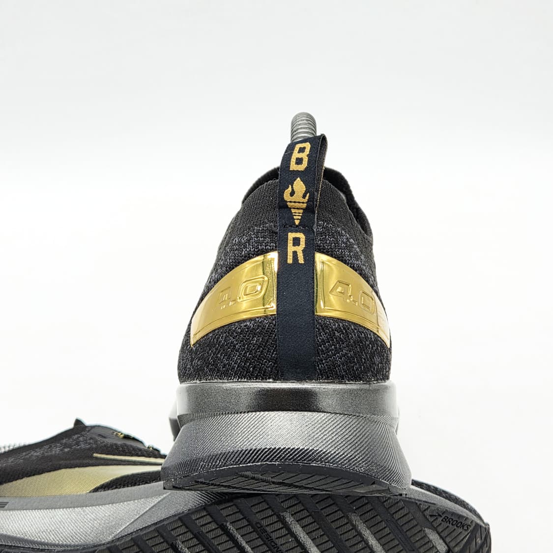  브룩스 레비테이트 4 검/금 (265 D) 상품이미지2