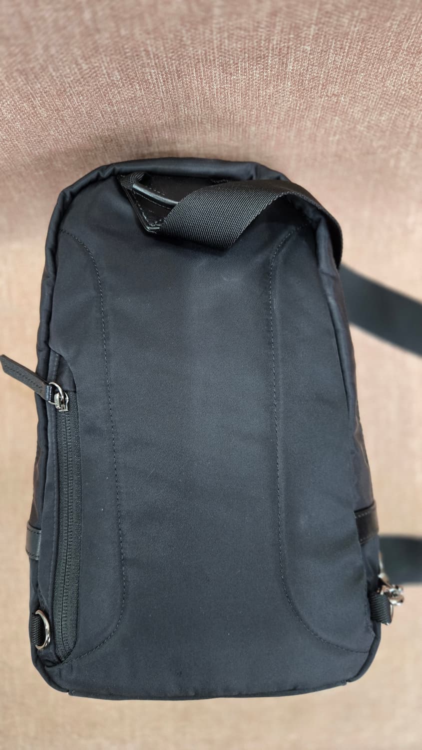 [정품] 아이더(EIDER) 블랙 로고 슬링백 / 상태 최상 / 남녀공용 상품이미지2