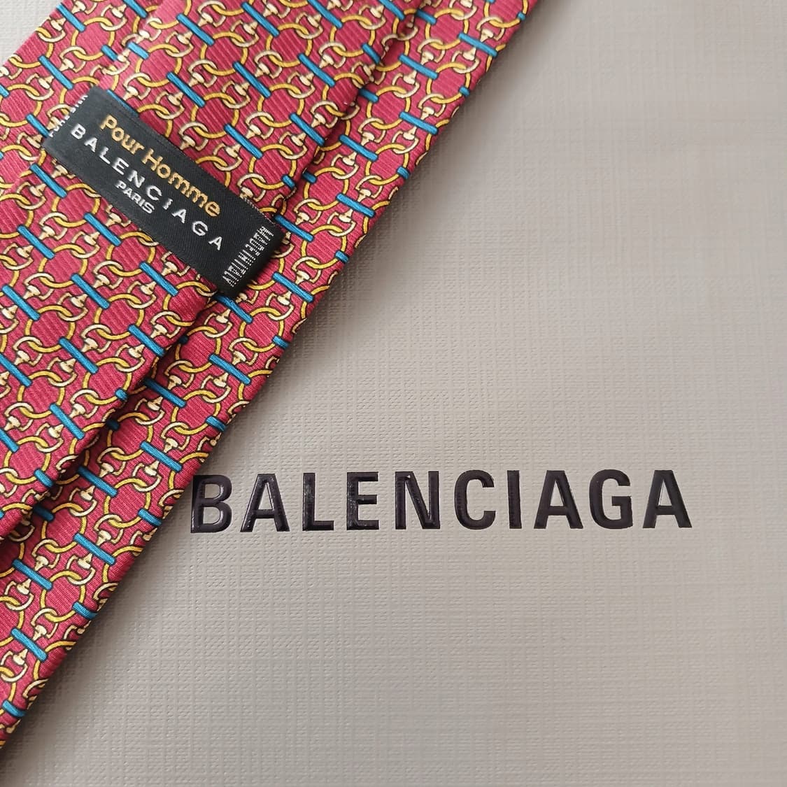 발렌시아가 실크 레드 인터락 패턴 넥타이 8.8cm A+등급 A19041 상품이미지6