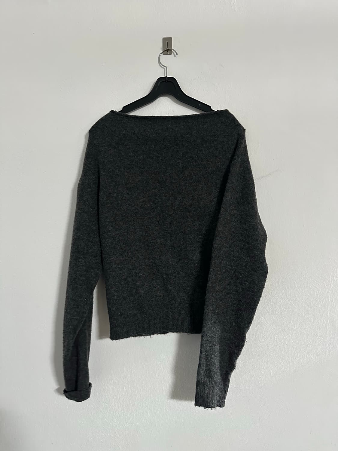 Chiyagi 키야기 스토어 언발란스 니트 charcoal 상품이미지2