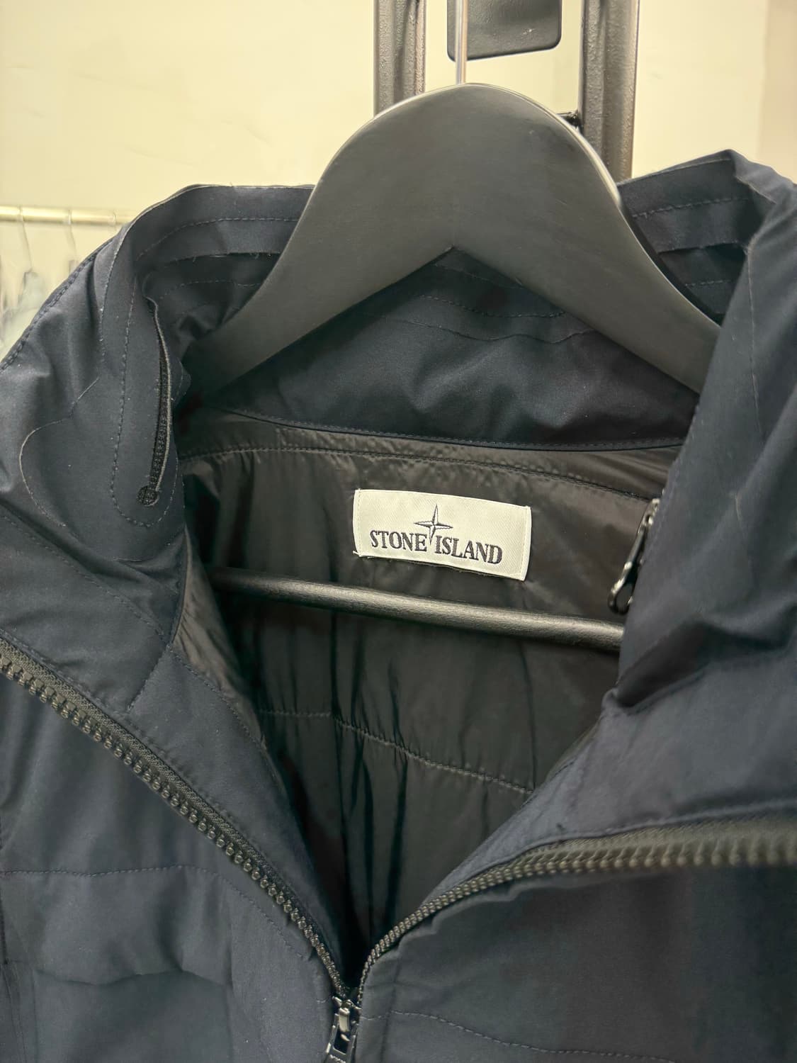 [S] 스톤아일랜드 소프트쉘 프리마로프트 패딩 바람막이 상품이미지4