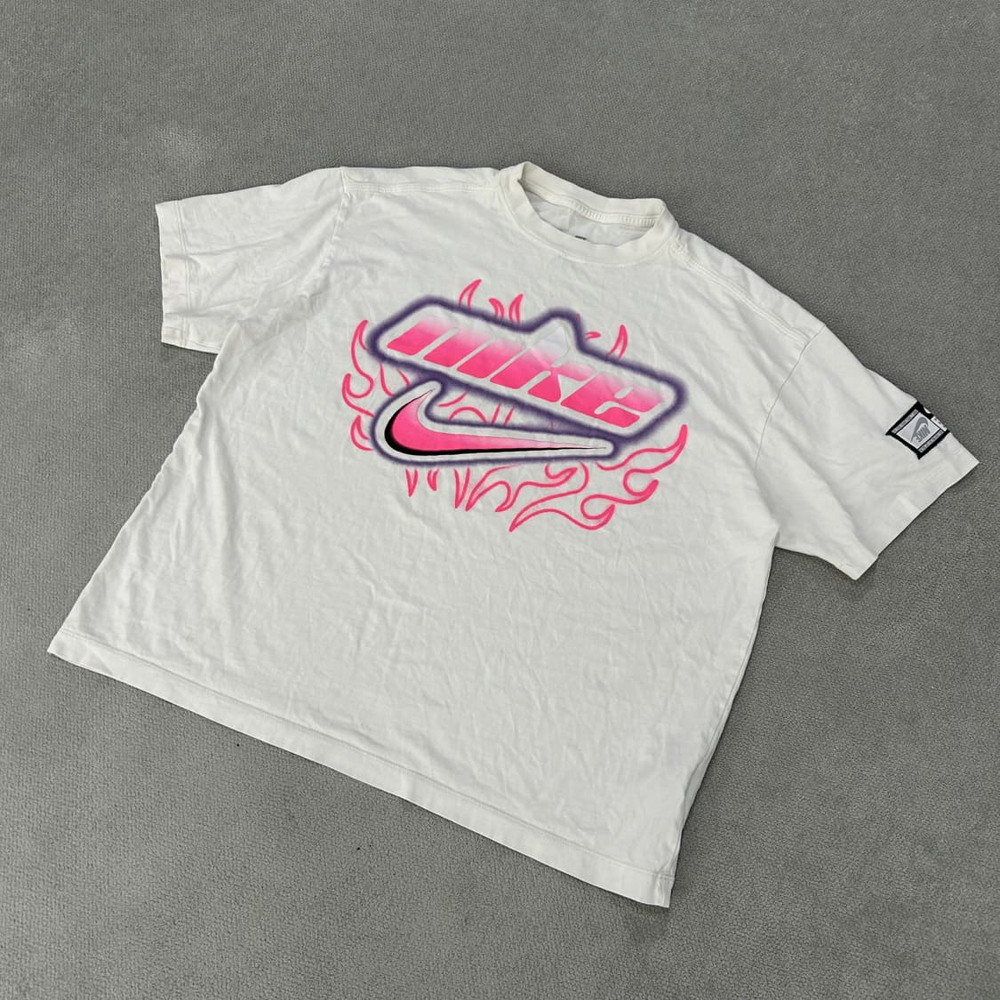 나이키 핑크 불꽃 반팔 티셔츠 화이트 L 상품이미지1