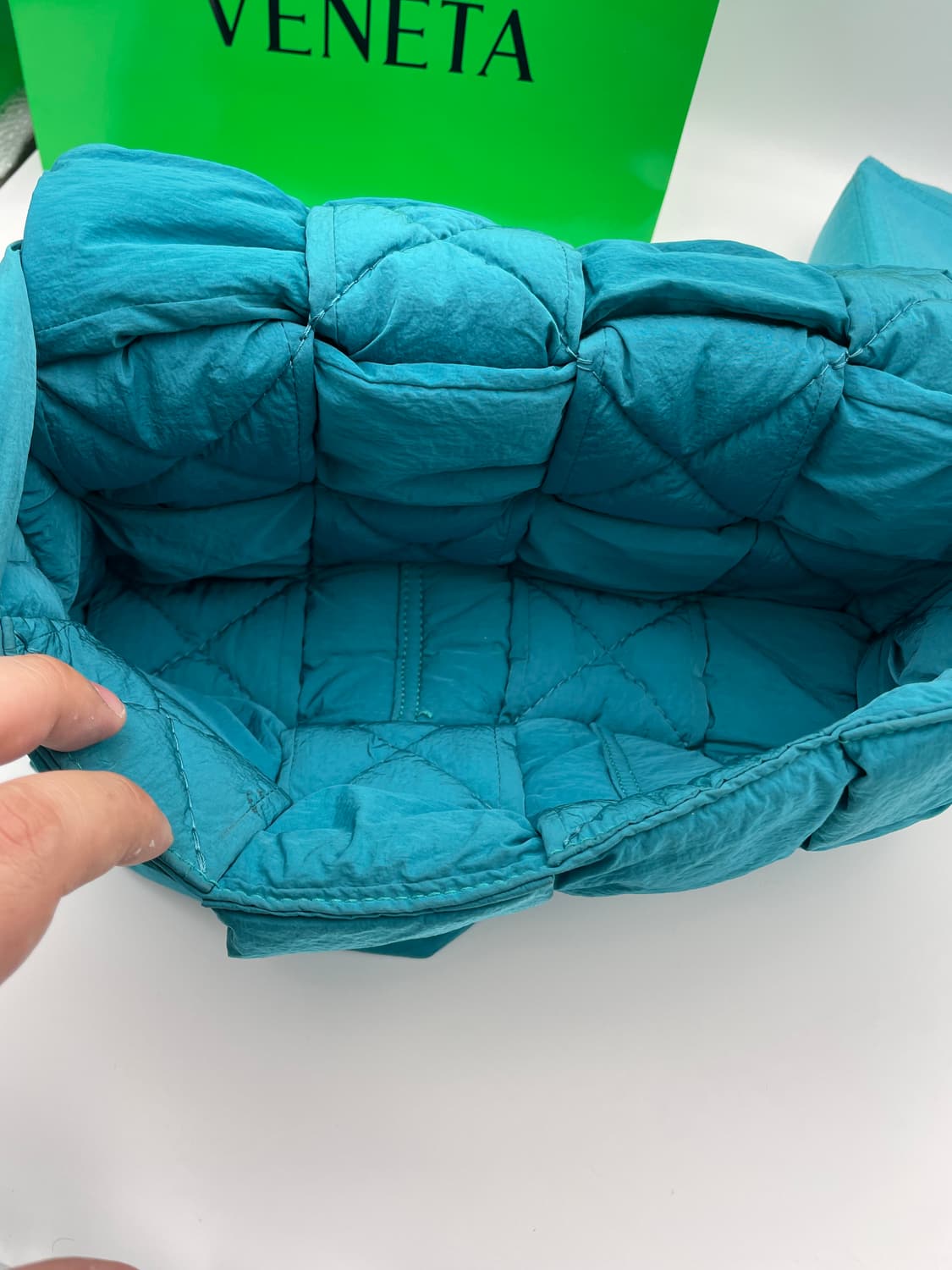 [ 정품 ] 보테가베네타 패딩 카세트백 블루그린, 최저가 상품이미지3