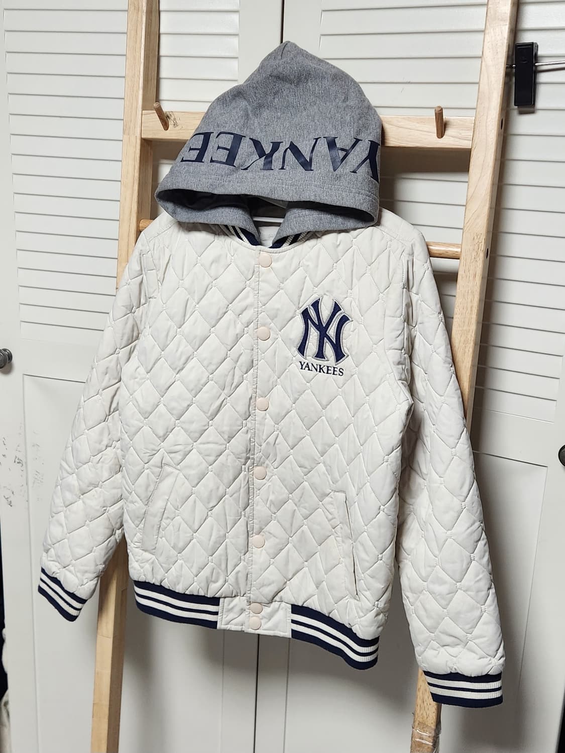 뉴욕 양키스 MLB 바시티 후드 퀄팅 자켓 상품이미지2