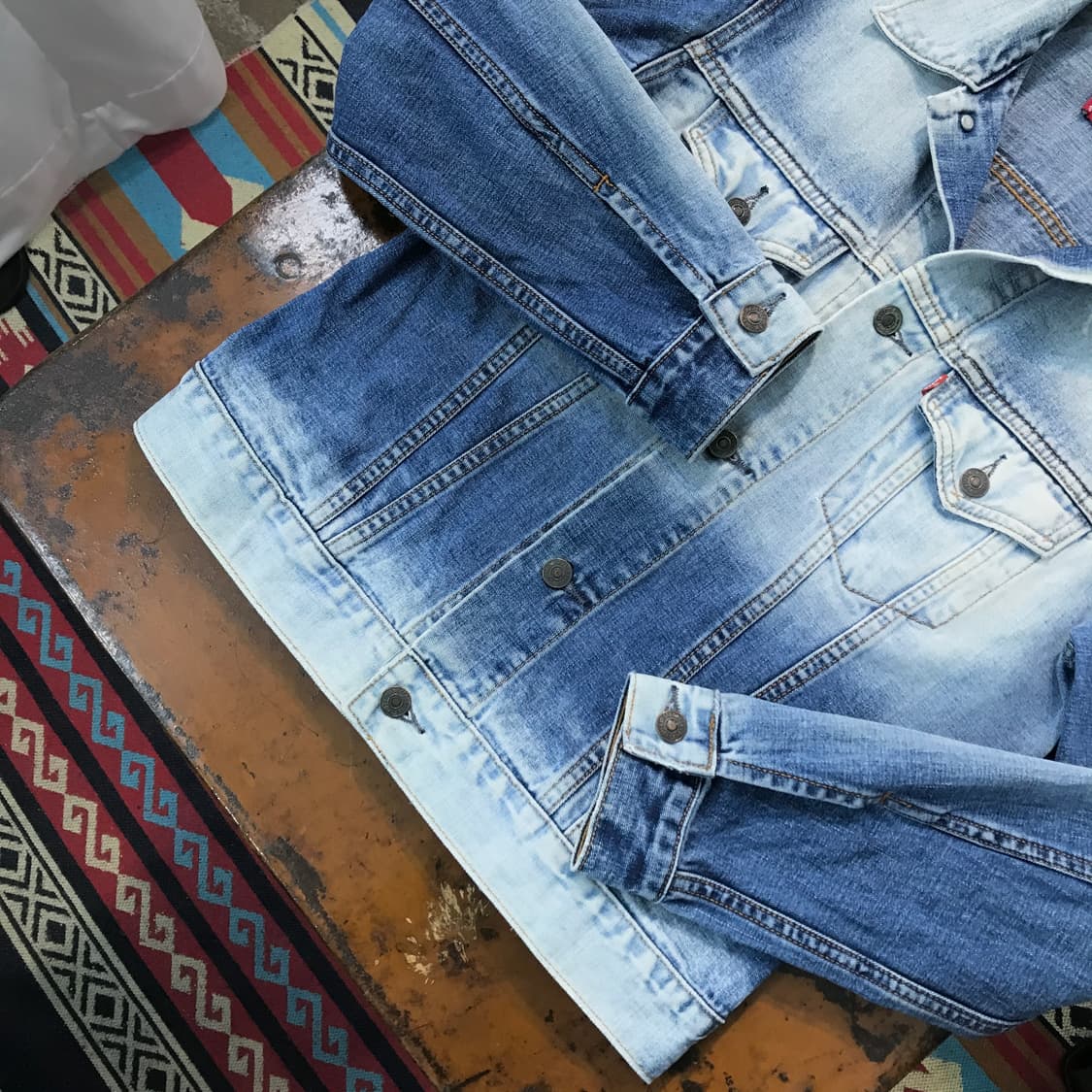 리바이스 레드탭 하드 워시드 데님 트러커 자켓 여성 55 사이즈  상품이미지3