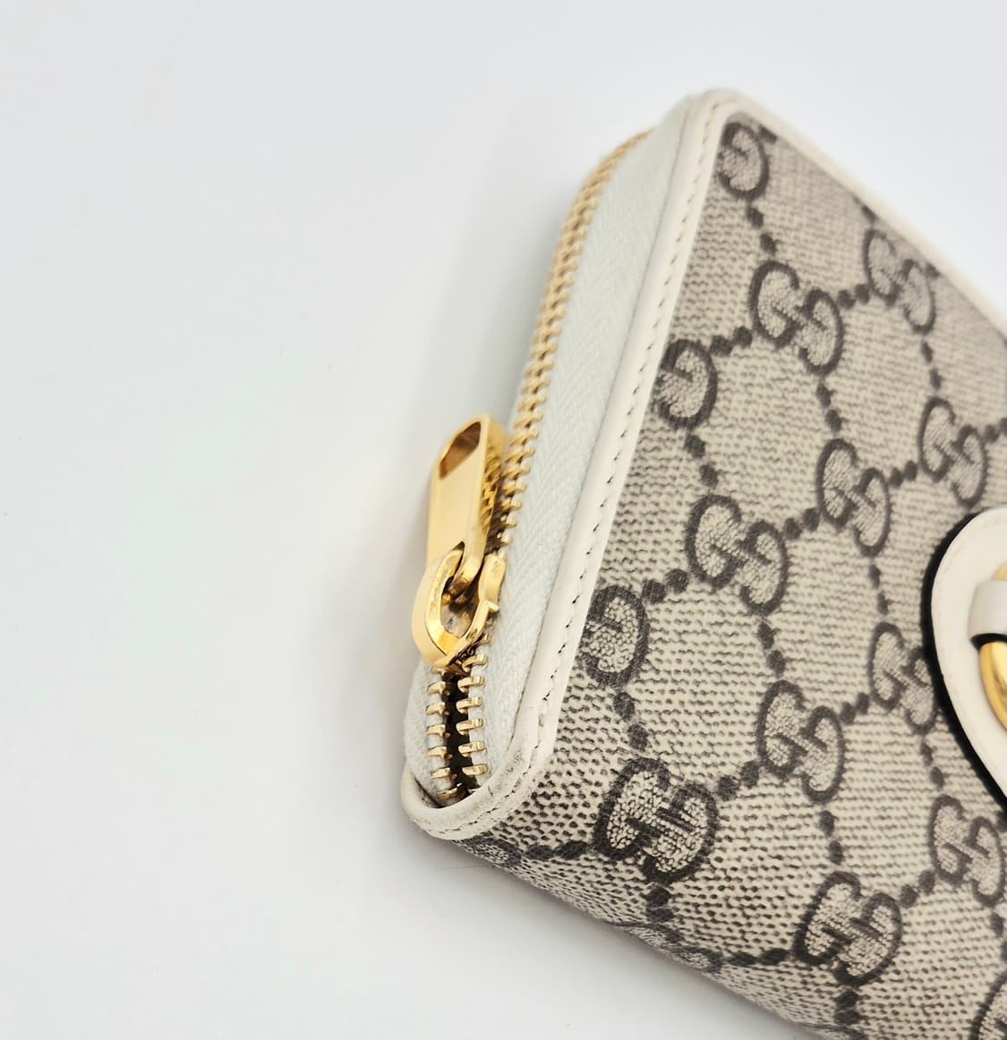 구찌 GG 슈프림 홀스빗 지퍼 장지갑 상품이미지4