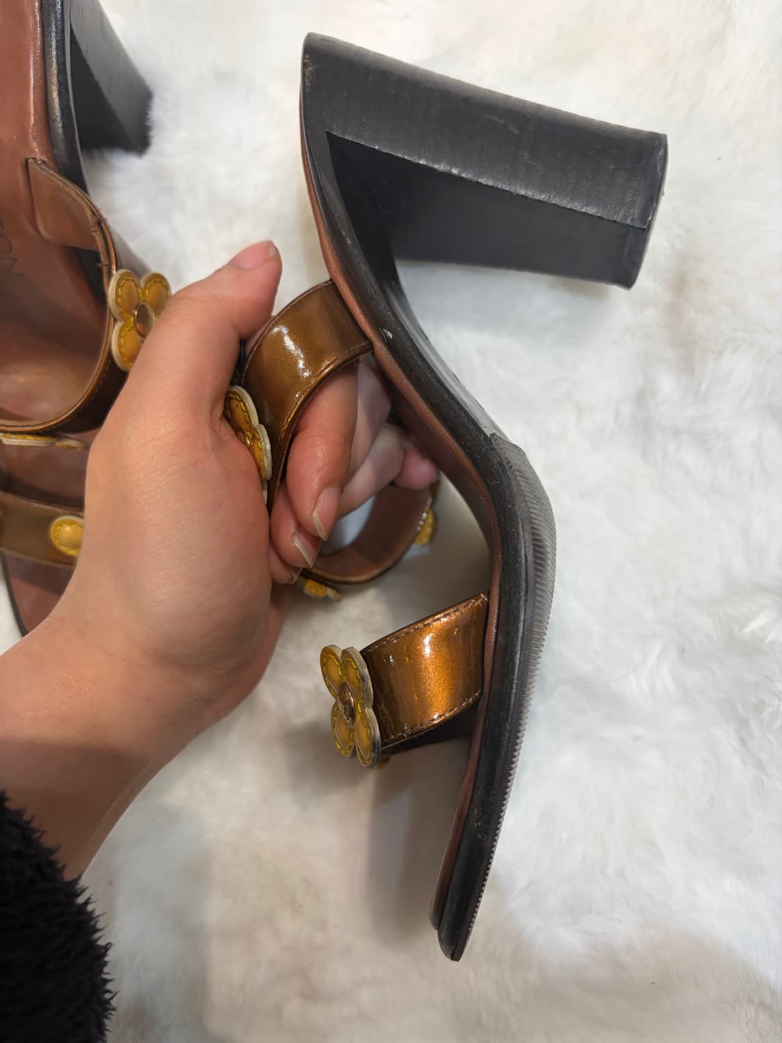 루이비통 플라워 장식 브라운 샌들 상품이미지5