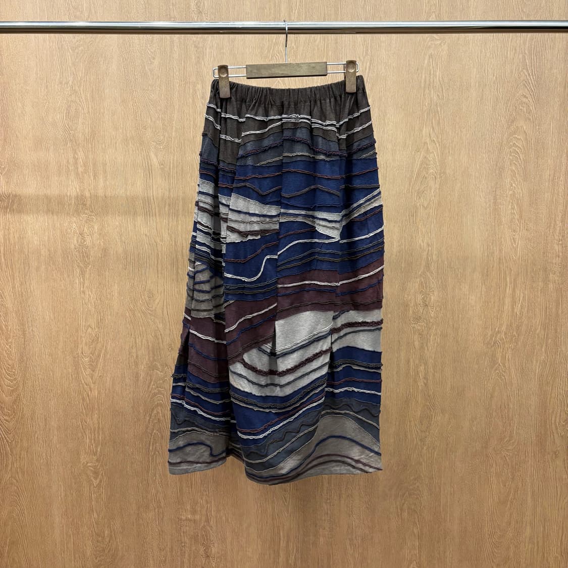 유르겐 렐 롱 스커트 에스닉 텍스처 입체 컬러 라인 패턴 디테일 브라운 상품이미지3