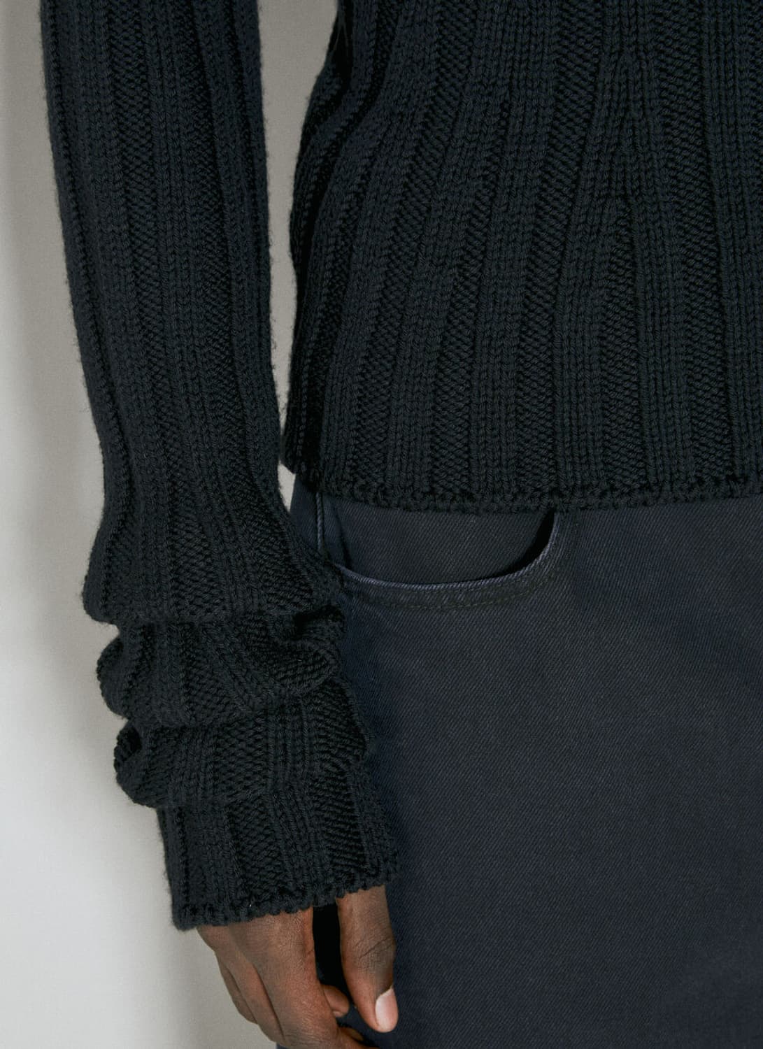 앤드뮐미스터 WARRE 크롭 립 다트 하이넥 스웨터 블랙 L사이즈 상품이미지5