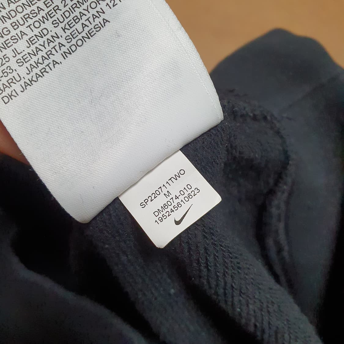 ✨ (바배) 나이키 에어 블랙 크롭 반집업  상품이미지5