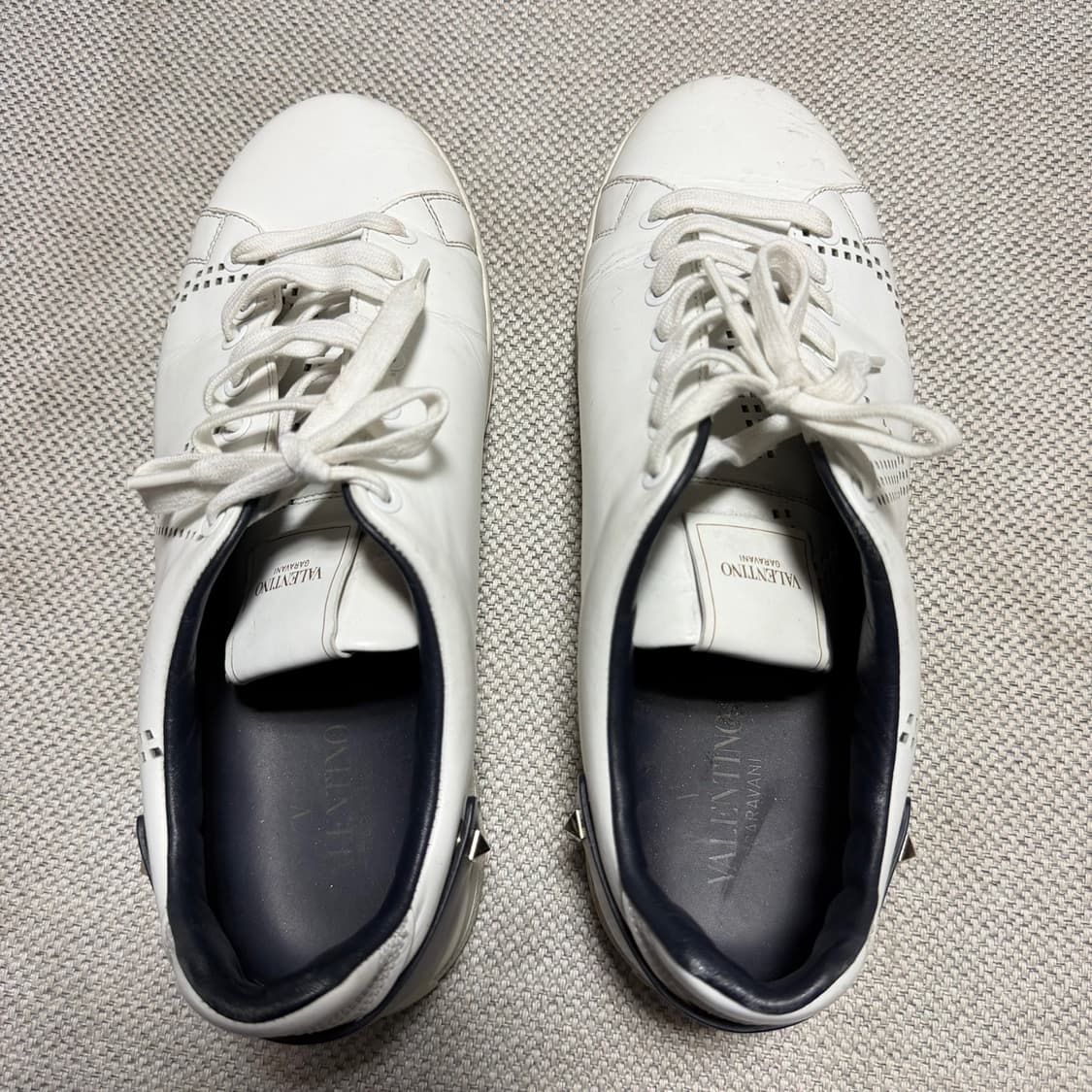 발렌티노 V로고 레더 스니커즈 상품이미지2