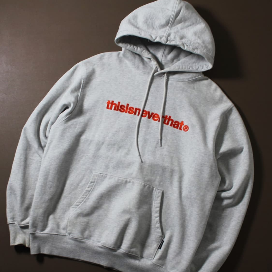 thisisneverthat® 디네뎃 그레이 후드티 상품이미지2