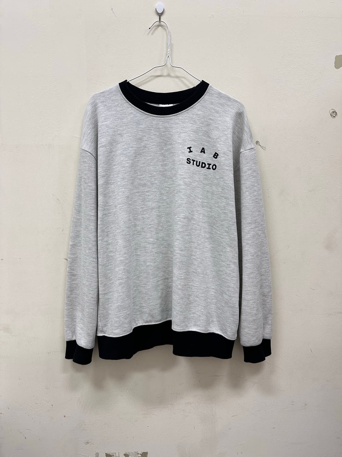 아이앱스튜디오 맨투맨 상품이미지1