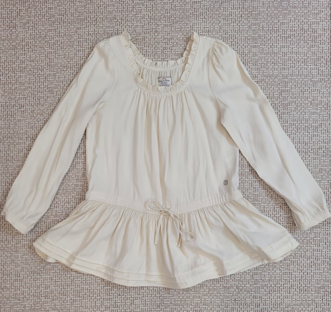 썸웨어버터 adel frill blouse 크림색 상품이미지2