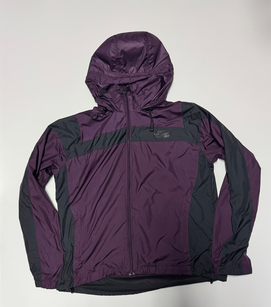 노스페이스 가벼운 등산 후드 바람막이 퍼플 상품이미지1