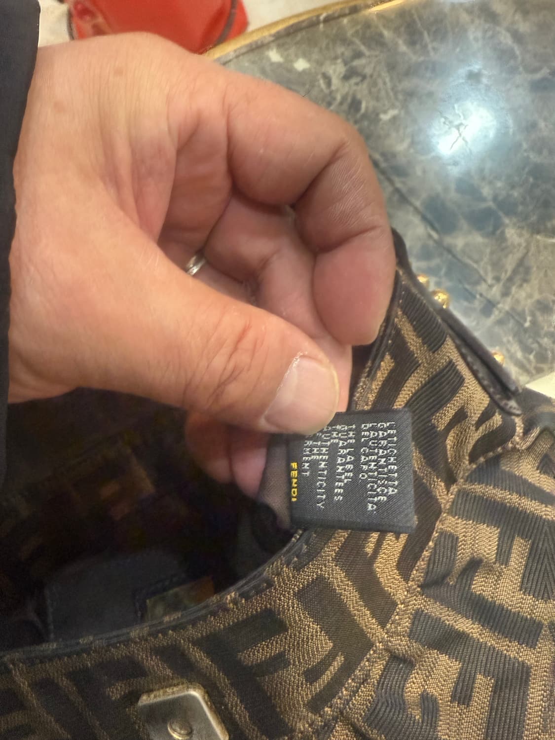 정품 펜디 주카 숄더백 팝니다 상품이미지9