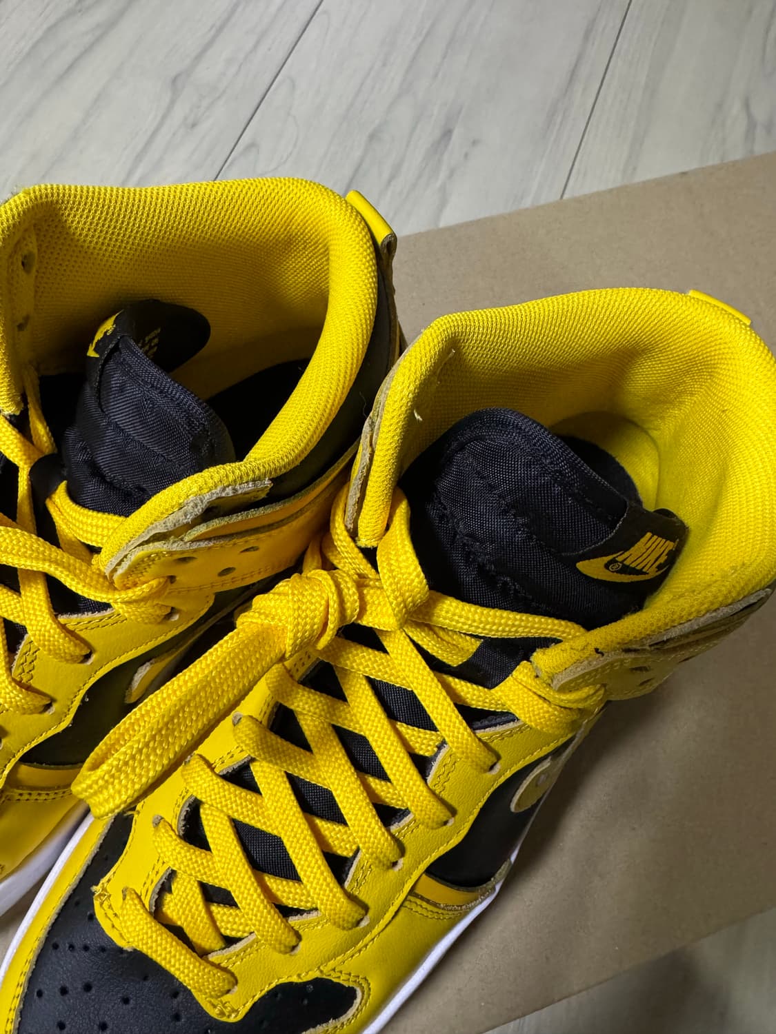 나이키 덩크 하이 업 블랙 앤 바시티 메이즈 상품이미지2