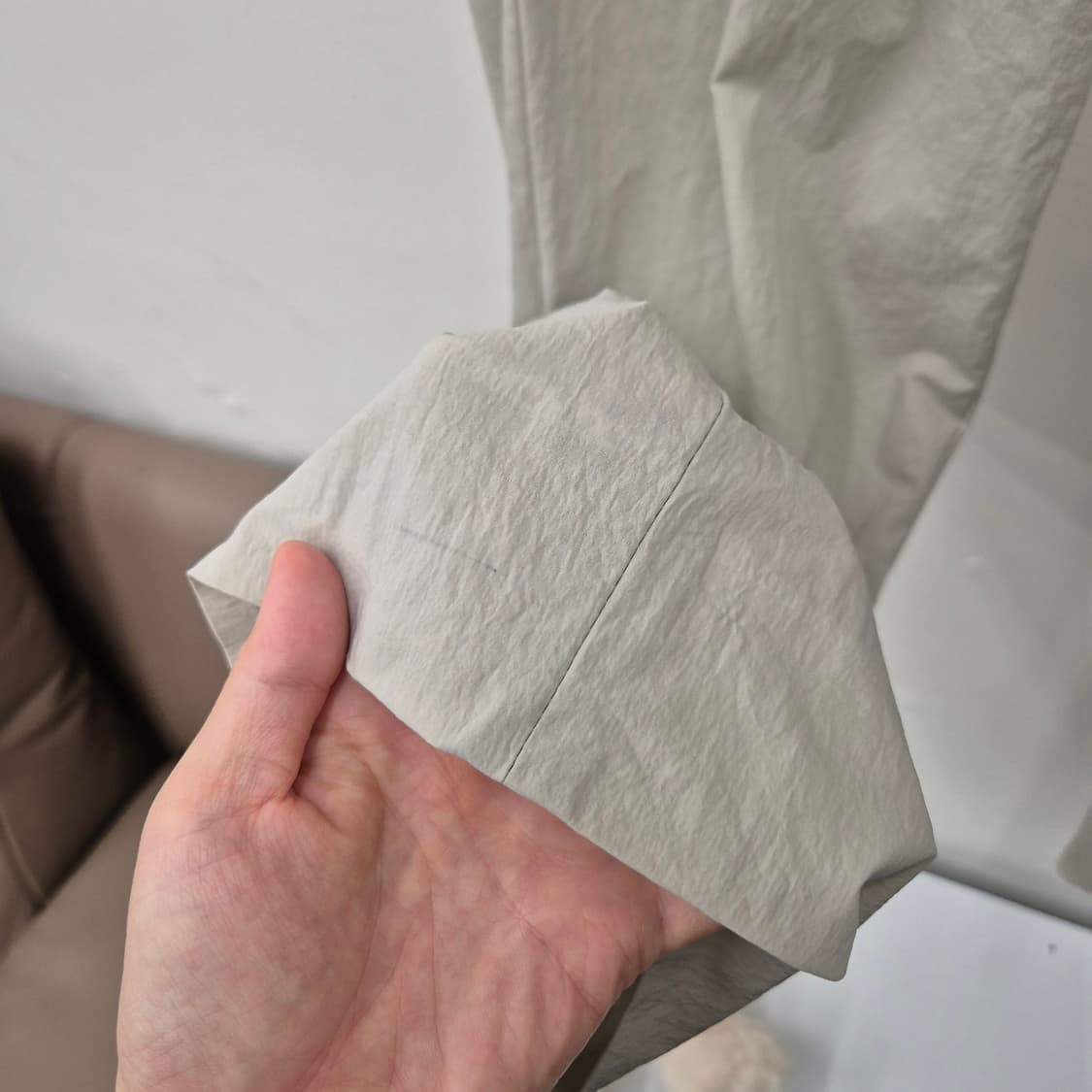 알레그리 나일론 원턱 테이퍼드 팬츠 90 상품이미지4