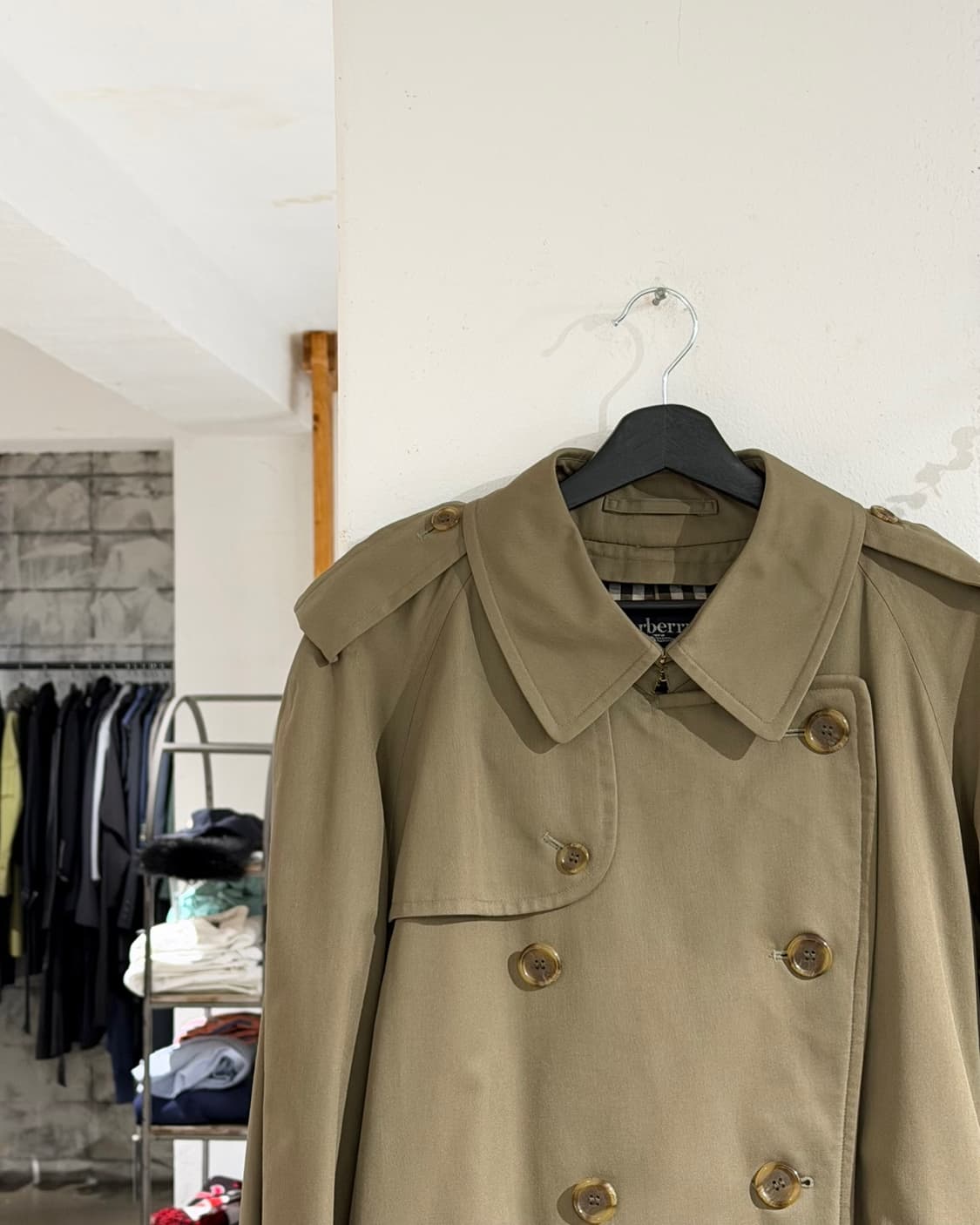 버버리 카키 더블 브레스트 클래식 트렌치코트 상품이미지2