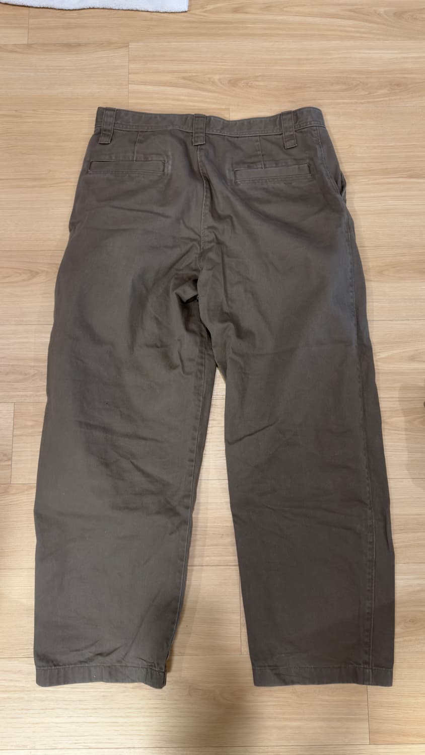 유니클로 와이드 핏 치노 팬츠 36 브라운 상품이미지5