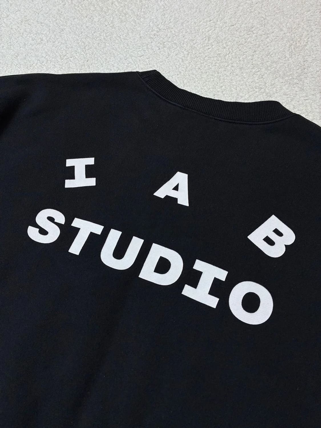 아이앱스튜디오 오버핏 헤비코튼 빅프린팅 맨투맨 PN6892 상품이미지2