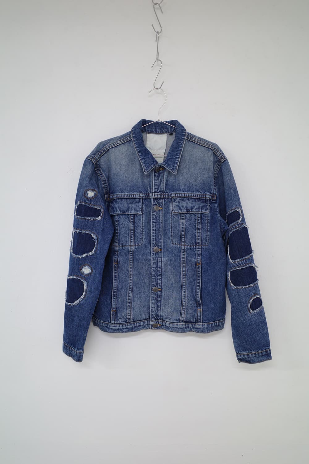 Helmut Lang Distressed Denim Jacket 상품이미지1