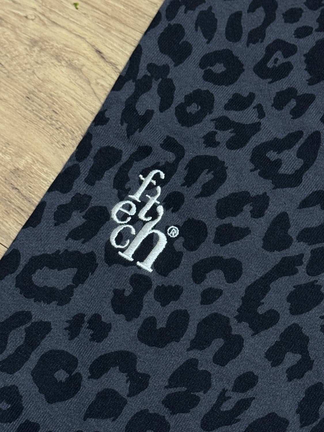 [M] 트루릴리젼 x 페치 스웻 세퍼레이트 카고 팬츠 레오파드 차콜 상품이미지8