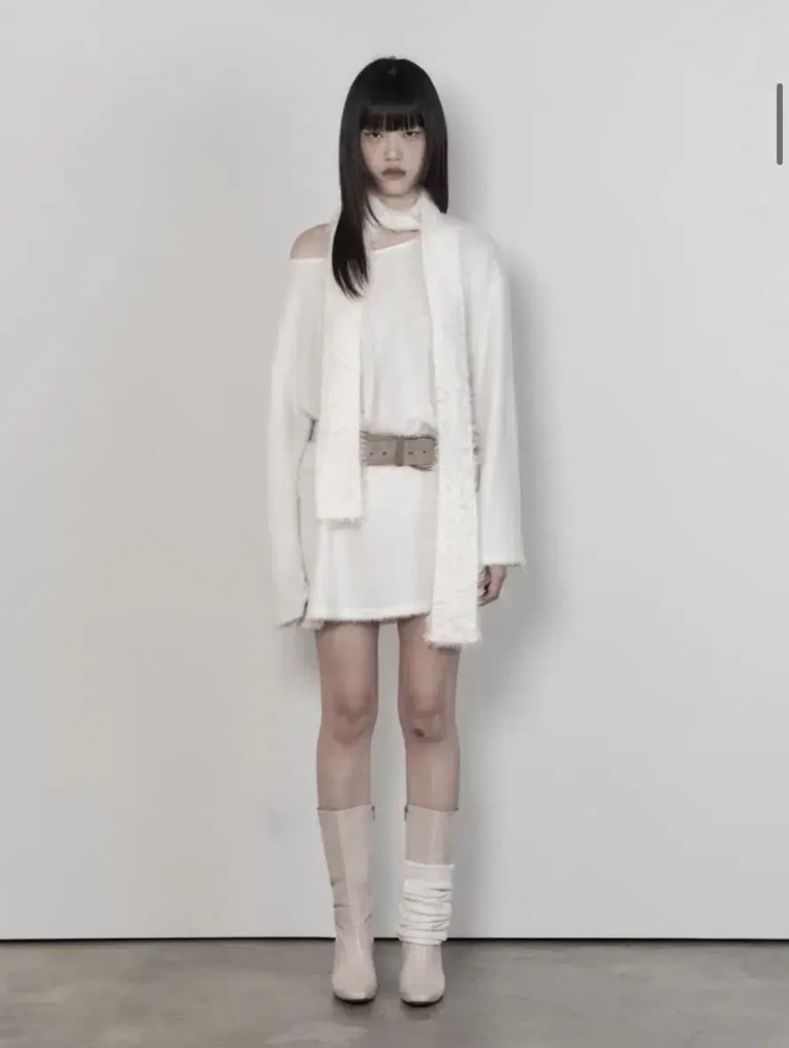 에트오소메 앙고라 원숄더 스웨이드벨트 원피스 상품이미지4