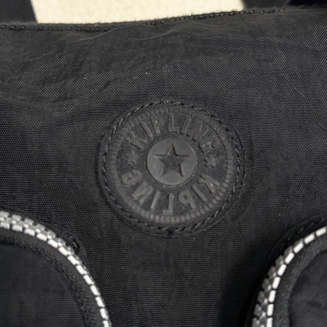 KIPLING 블랙 숄더백 상품이미지2