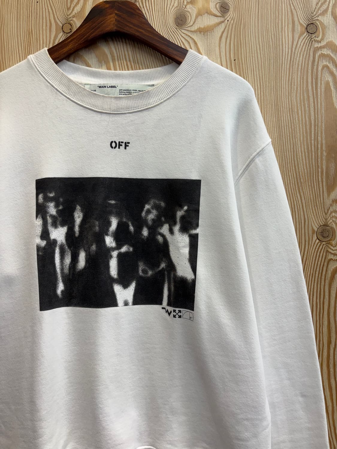 오프화이트 스프레이 페인팅 맨투맨 상품이미지2