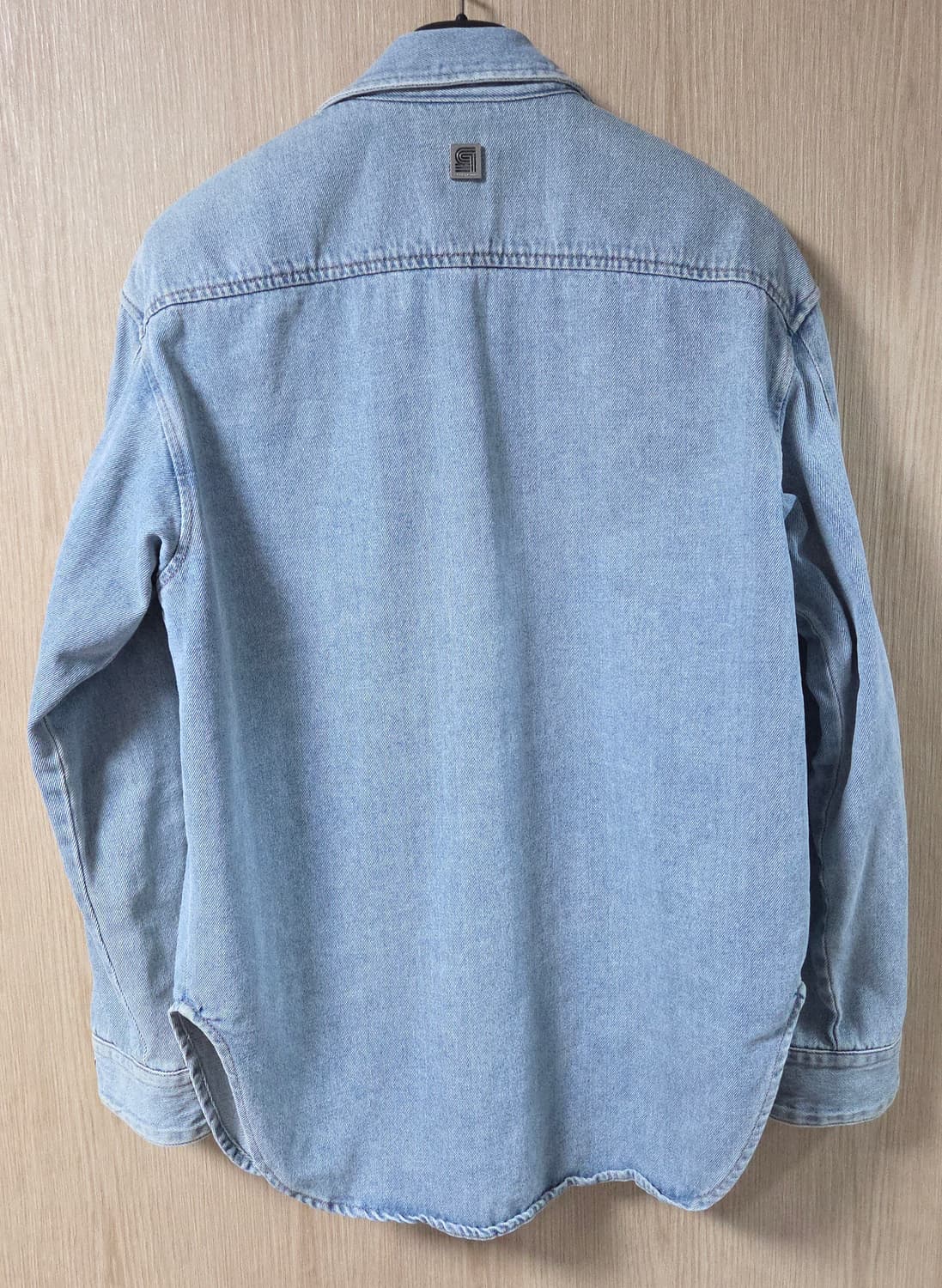 (착샷) 솔리드옴므 데님 셔츠 자켓  상품이미지4