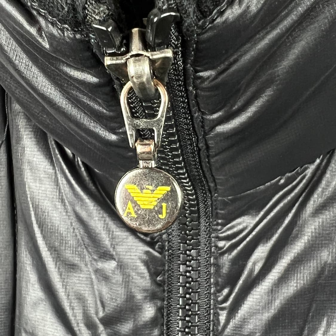 아르마니 독수리패치 덕다운 퀼팅 패딩 100 상품이미지3