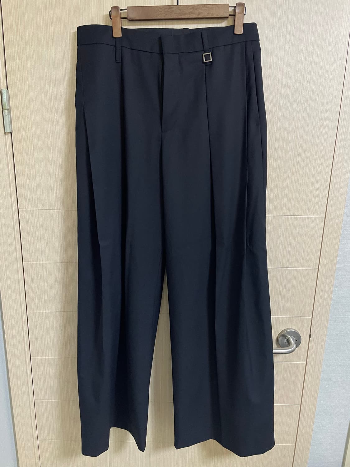 우영미 / 투턱 와이드 슬랙스 블랙 / 50 상품이미지1