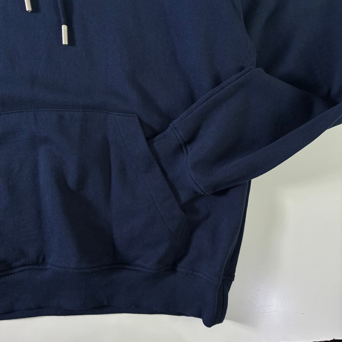 Ami  아미 스몰하트 로고 네이비 후드티  상품이미지4