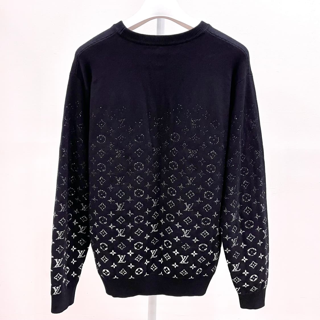 [S급/정품] 루이비통 그라데이션 모노그램 니트 L 상품이미지2