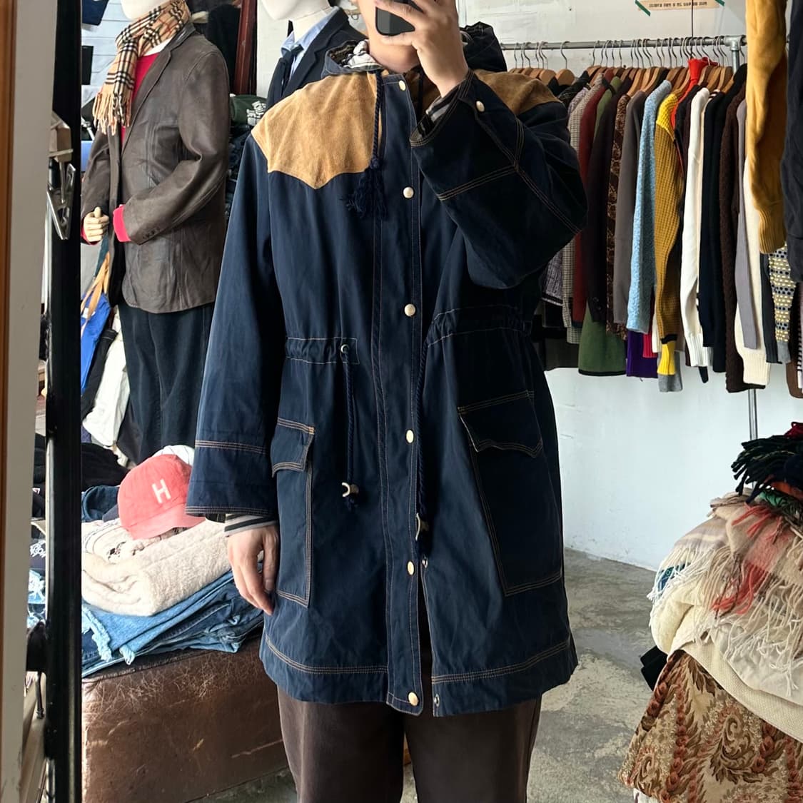 (착용컷) JUNKO SHIMADA 웨스턴 후드 자켓 (남성용 100) 상품이미지3