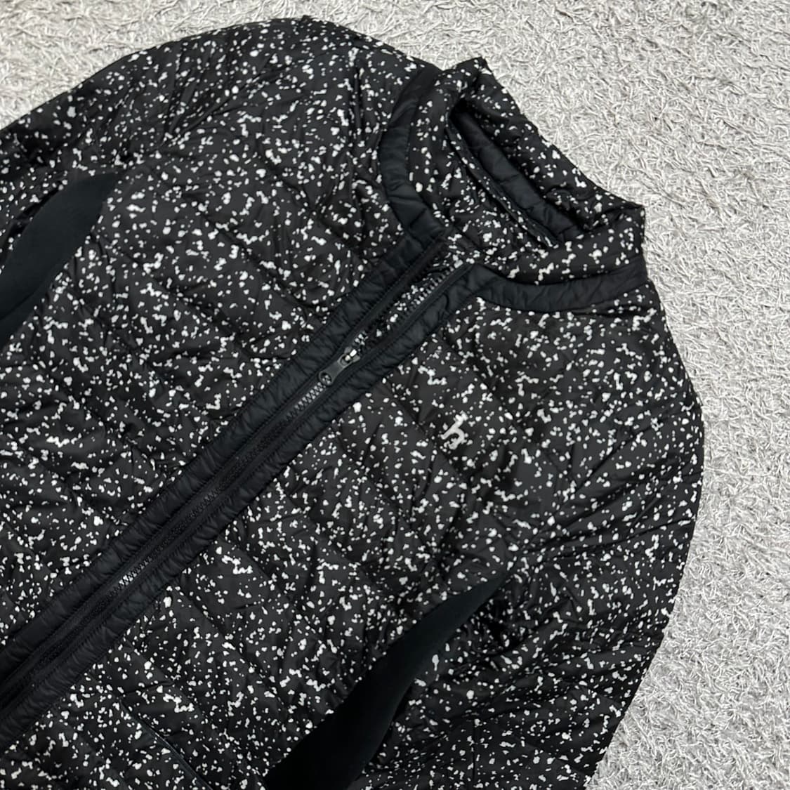 [우먼90] 헤지스골프 경량패딩 상품이미지1