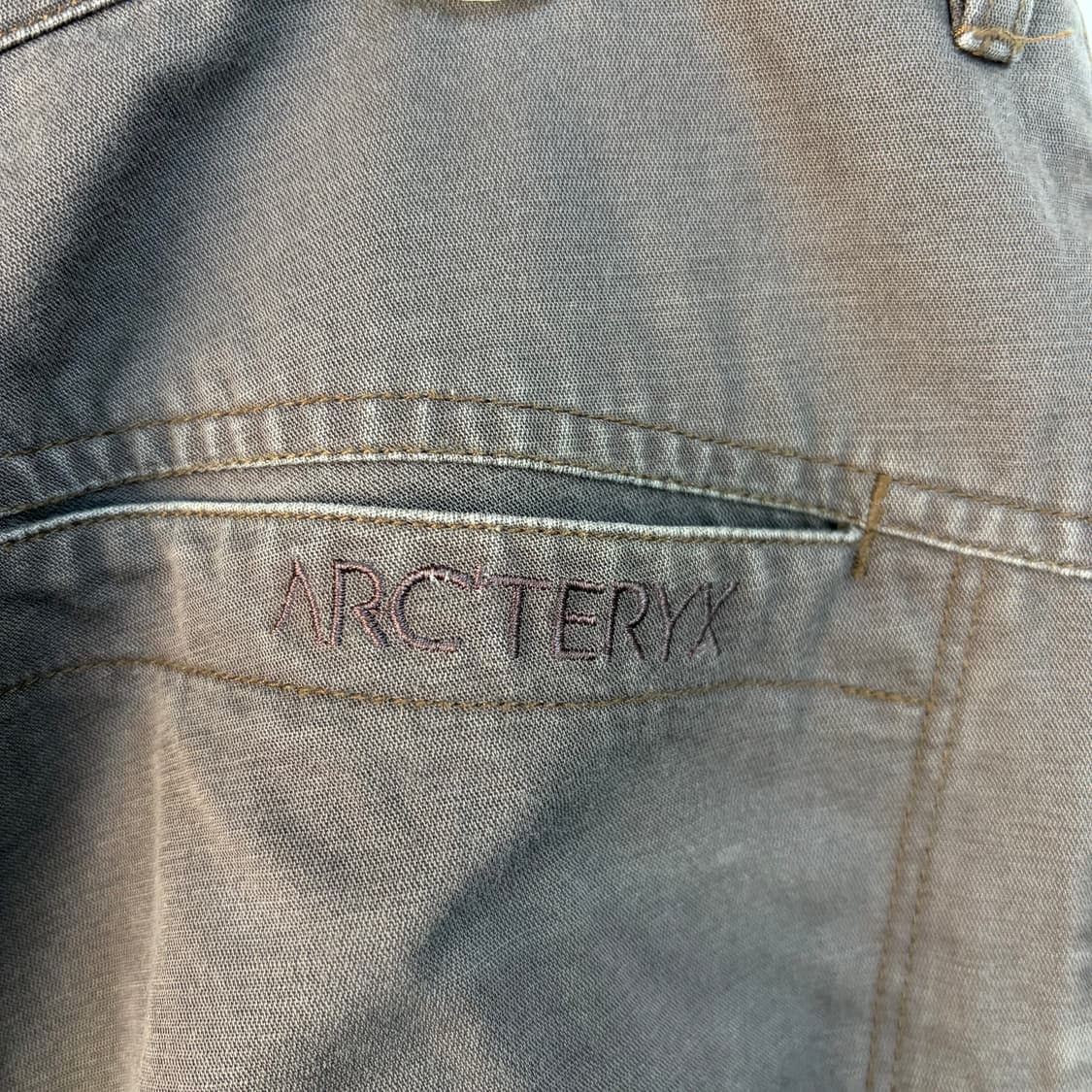 아크테릭스 브라운 면바지 상품이미지5