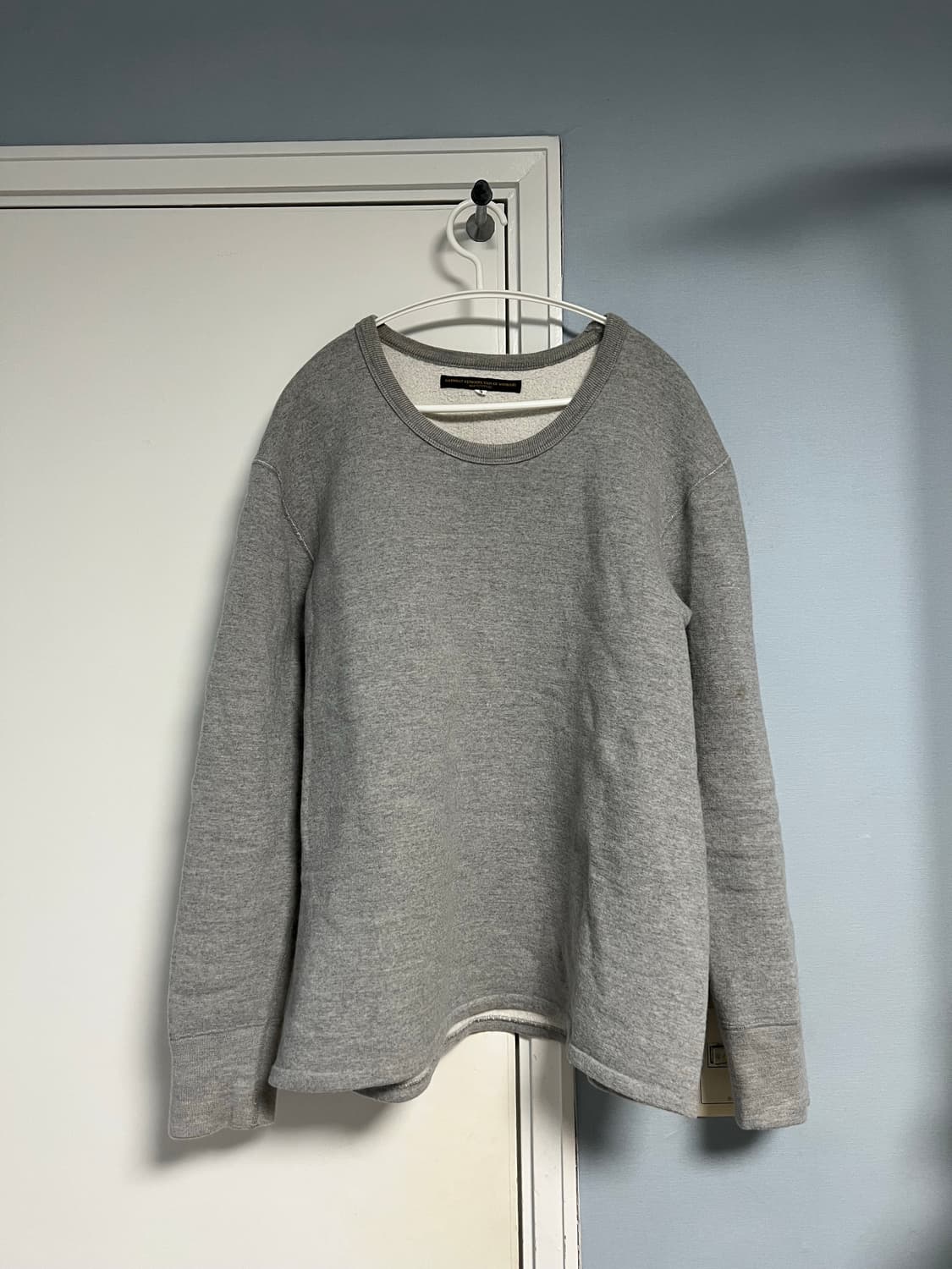 가먼트 리프로덕션 오브 워커스 맨투맨 상품이미지1