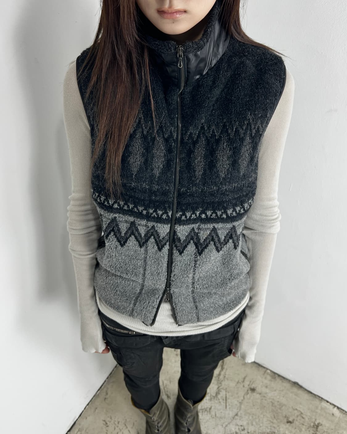 Attachment Jacquard Wool High Neck Vest 상품이미지4