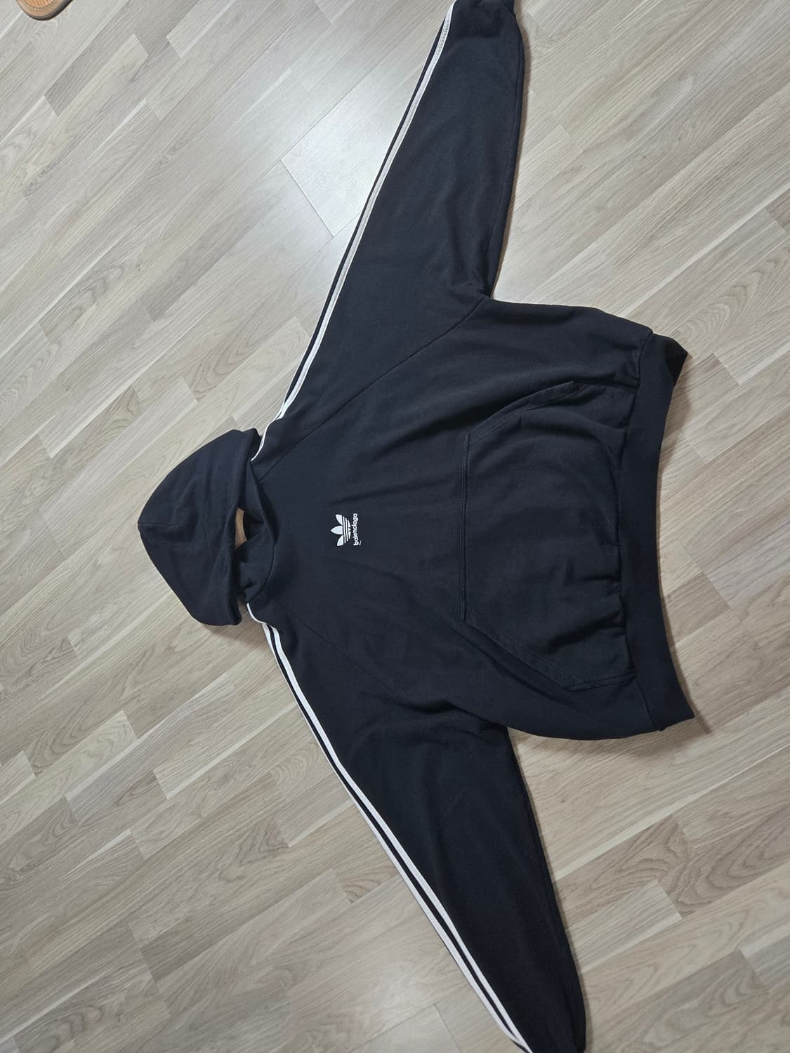 발렌시아가 아디다스 후드 라지 핏 블랙 2 상품이미지3