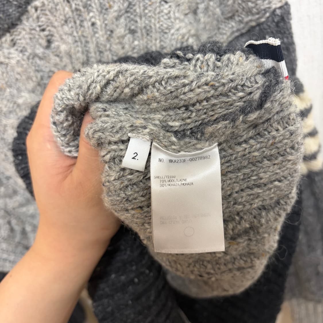 톰브라운 모헤어 사선완장 니트 상품이미지4